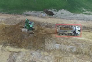 无人机检测卡车